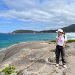 TA Martha Sudderth ‘21 reps some Boliou swag overlooking Squeaky Beach