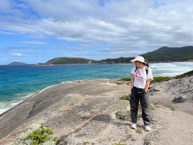 TA Martha Sudderth ‘21 reps some Boliou swag overlooking Squeaky Beach