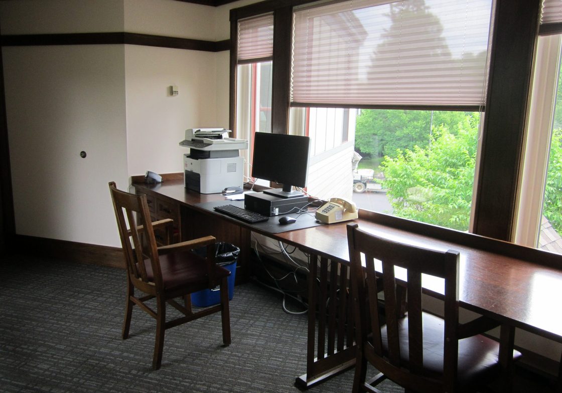 Alumni Guest House Business Center