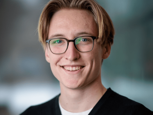 headshot of Scott Hudson