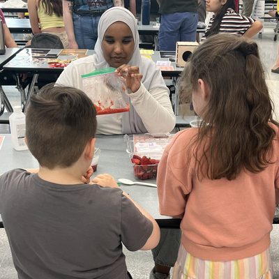 Sophomore Project 2025 - Science Night