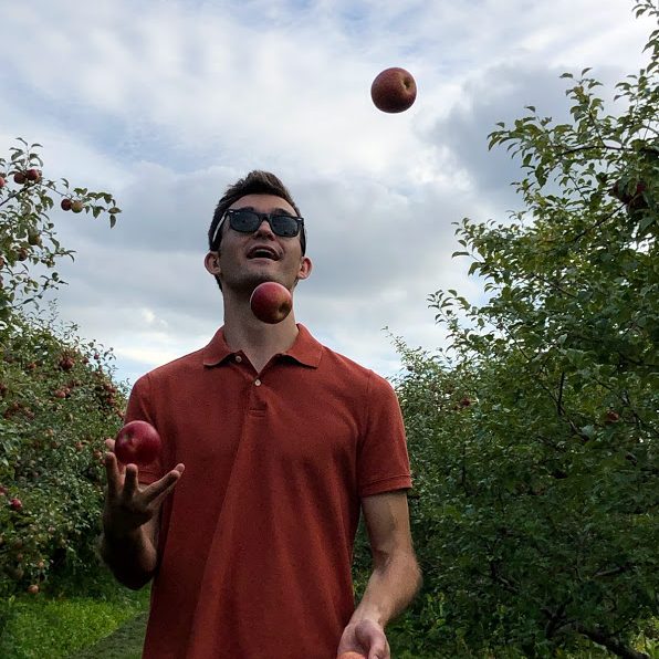Joey juggling apples
