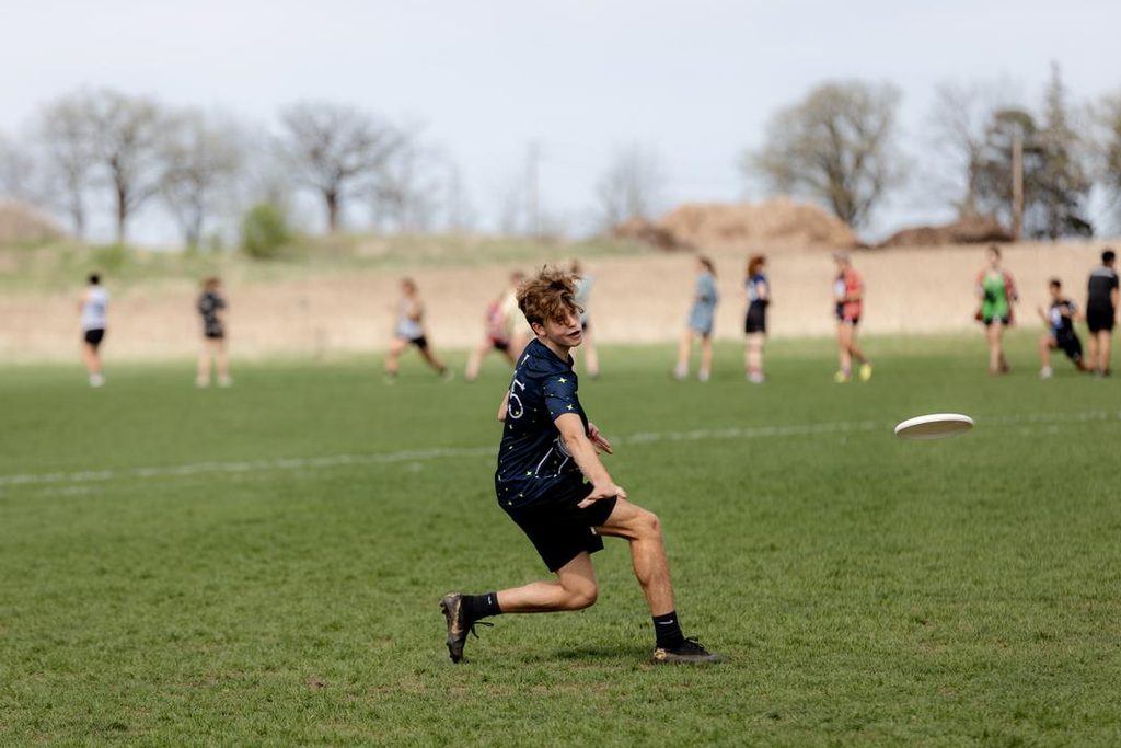 Men's ultimate frisbee practice