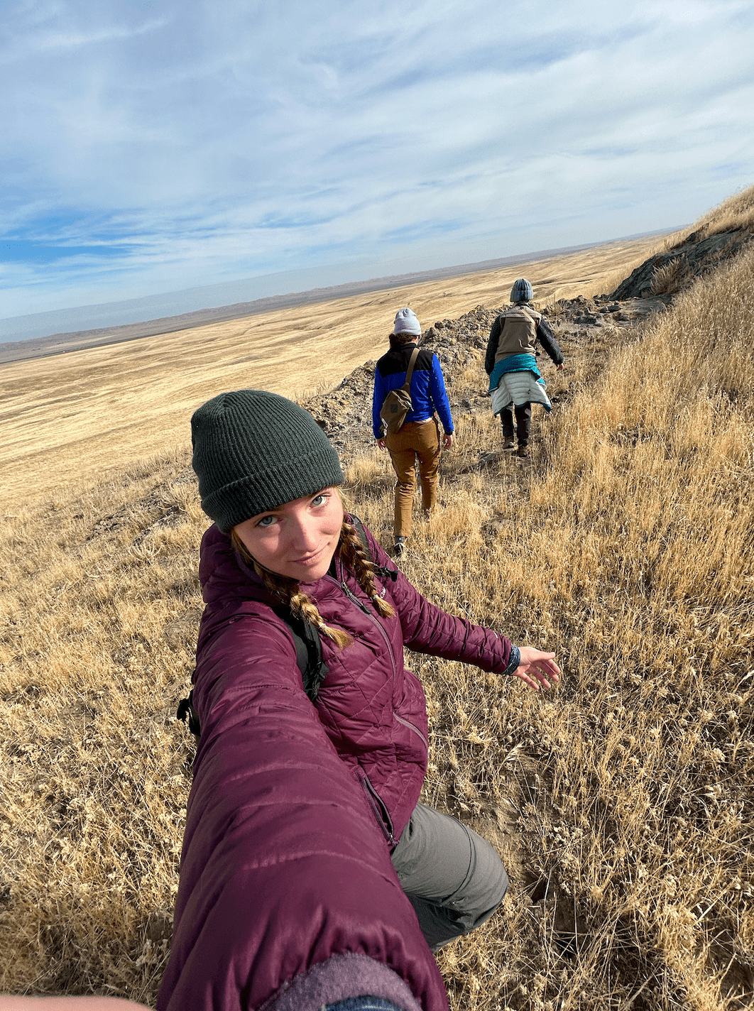 Hannah, Annika, Amberly hiking