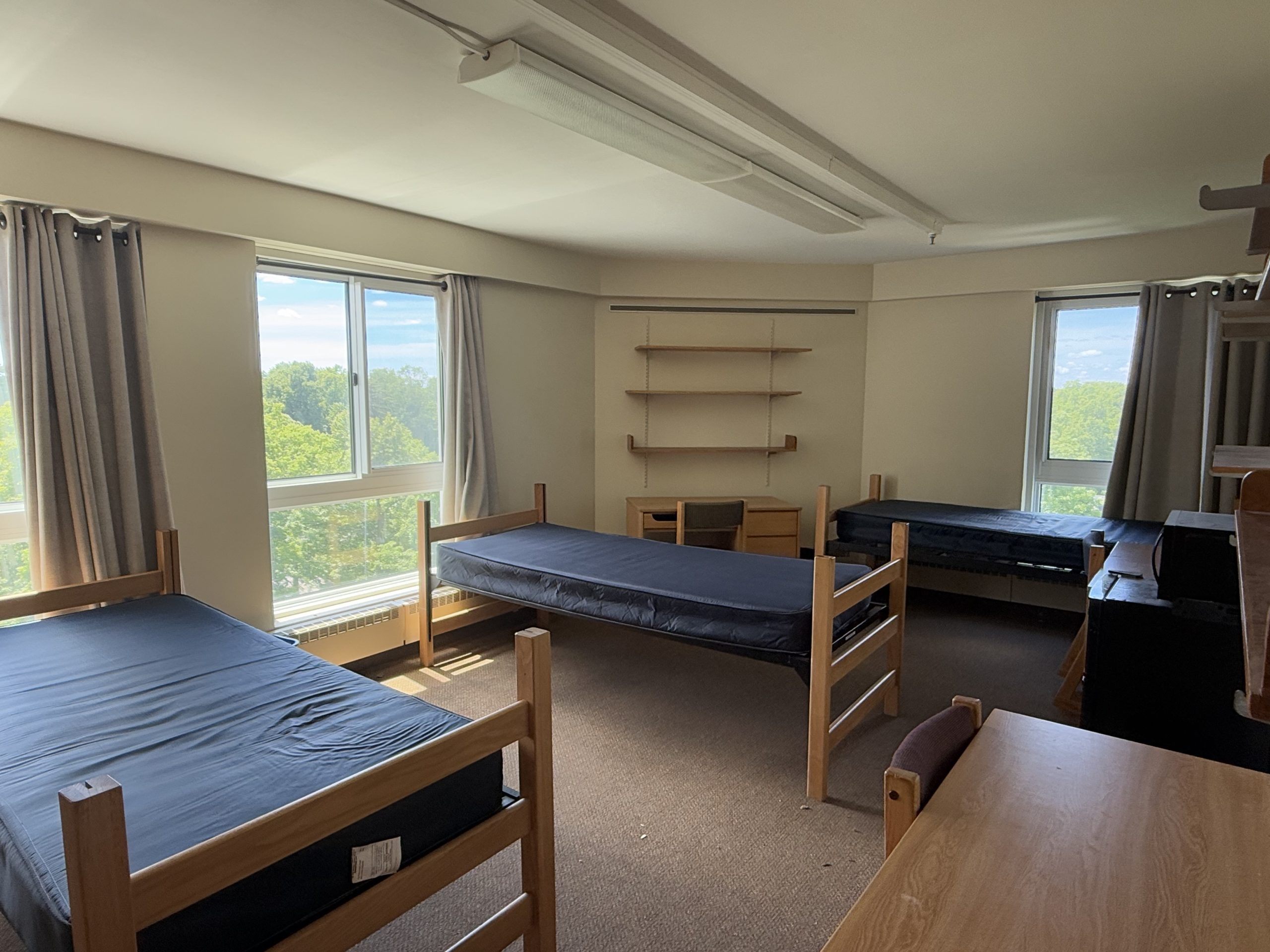 Empty room after cleaning
