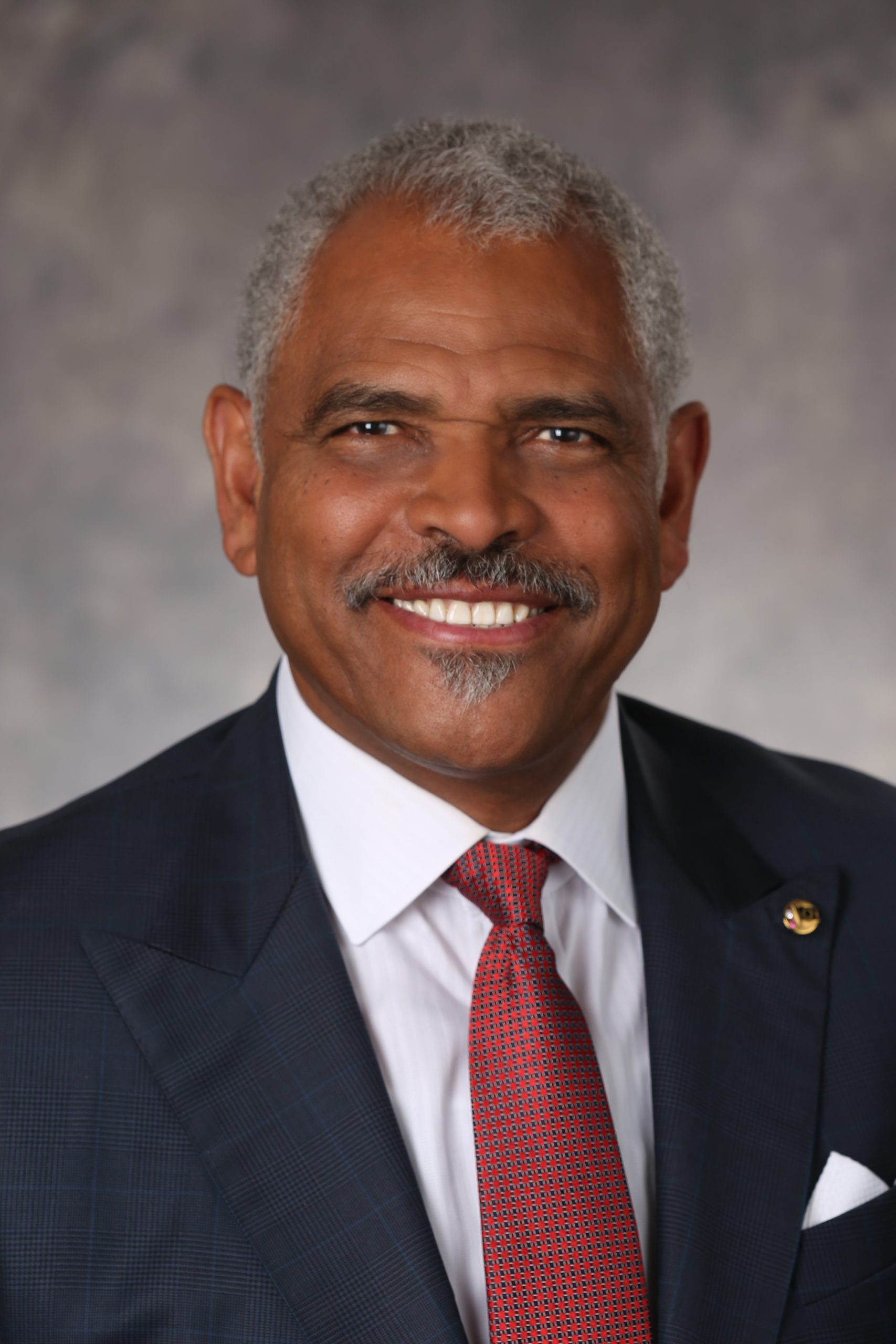 Photo of Arnold W. Donald ’76, P ’02