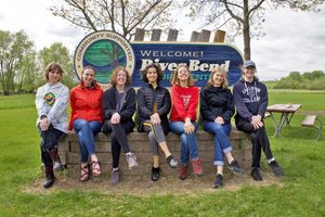 Carleton students at the River Bend Nature Center in Faribault