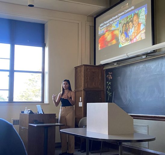 GWSS senior Annanya Sinha presenting their comps project at the spring '25 presentation session.