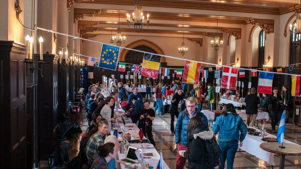 Students and Faculty share their study abroad experiences and provide valuable insight at the OCS fair.