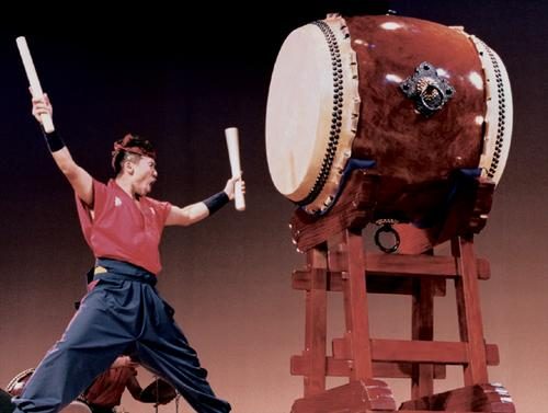 Taiko (Japanese drum) performing artist Kenny Endo