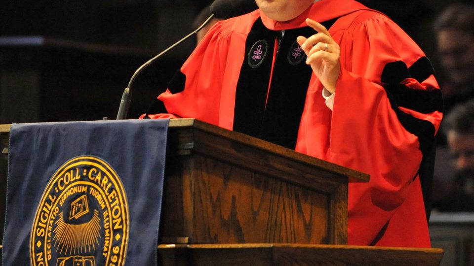 President Steven Poskanzer readies the audience for "Carleton, Our Alma Mater."