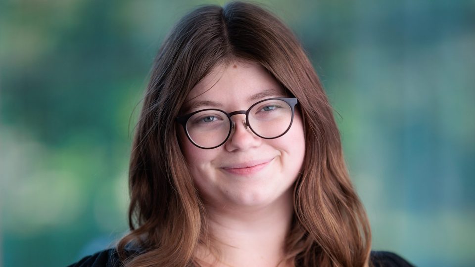 Headshot of Isabel Folger ’24