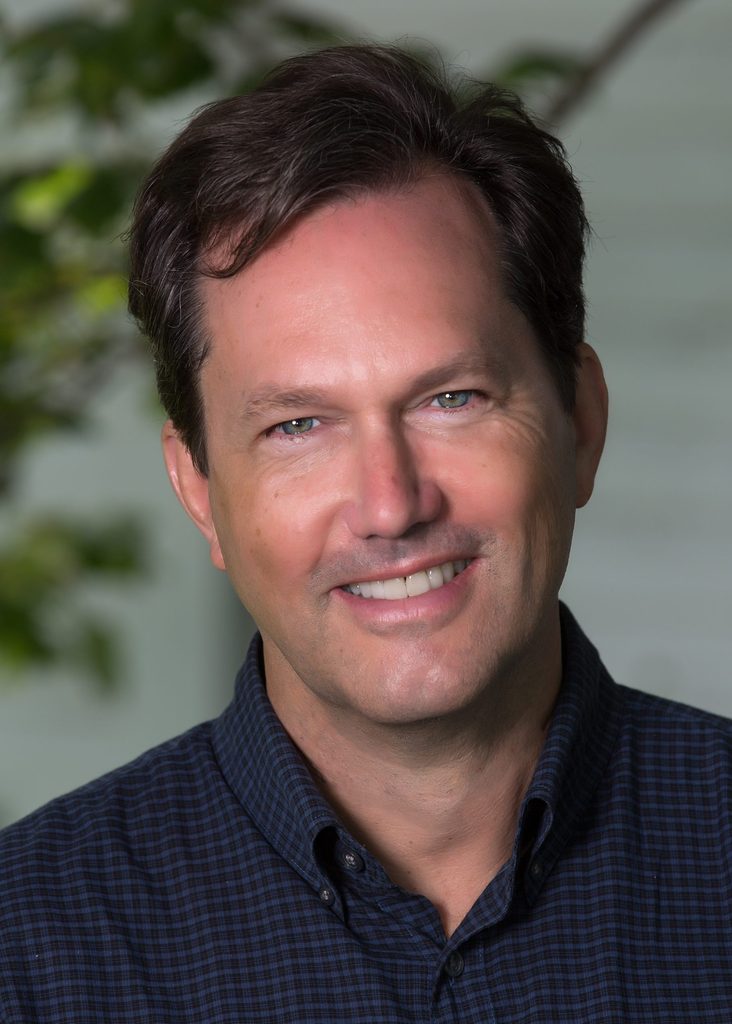 Headshot of Bob Daily ’82
