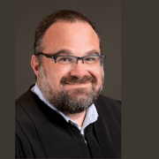 Headshot of Bruce Manning ’96.