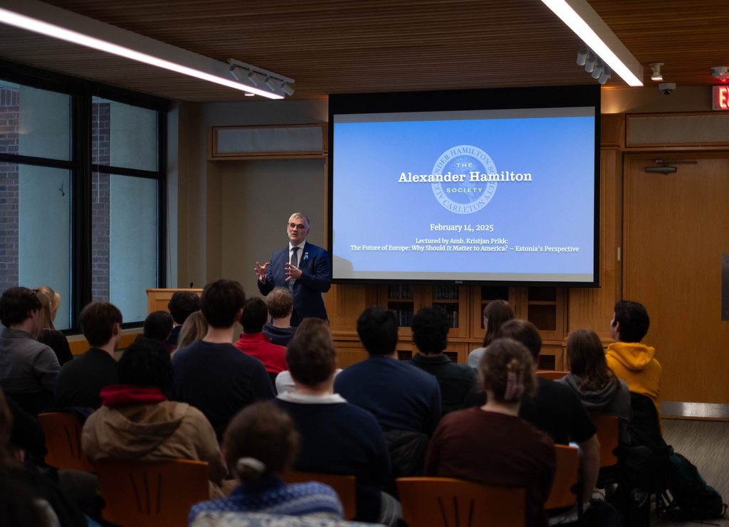 Ambassador Prikk gives presentation in the Athenaeum