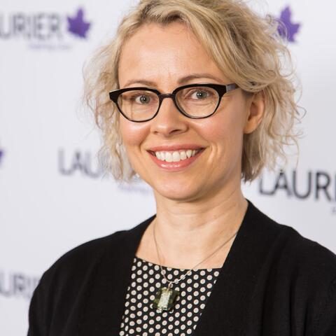 Headshot of Dana Sawchuk.