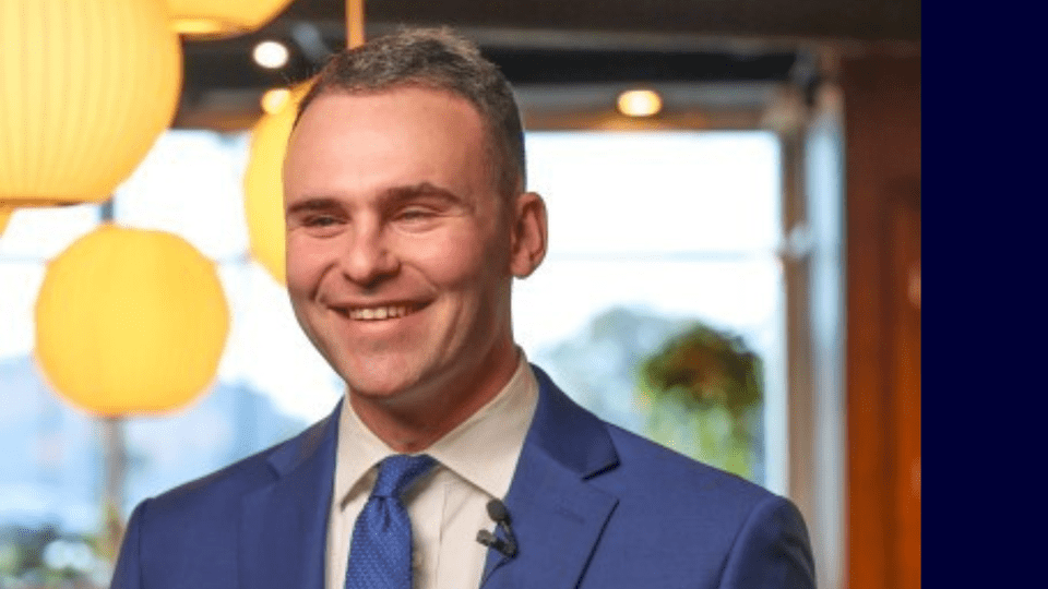 Headshot of Aaron Golub.