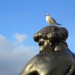 Statue at Buckingham Palace