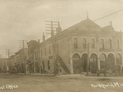 early 1900s photo of downtown Northfield, Minnesota