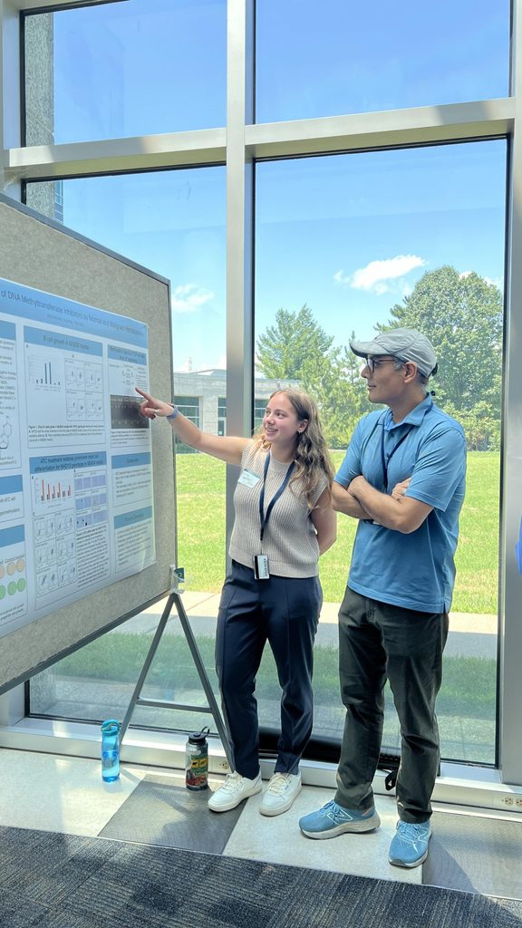 Emily Muenzer '26 describes her research at the National Institutes of Health