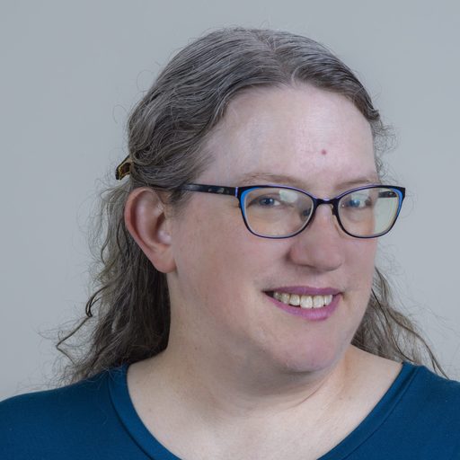 Naomi Kritzer '95 head and shoulders Portrait