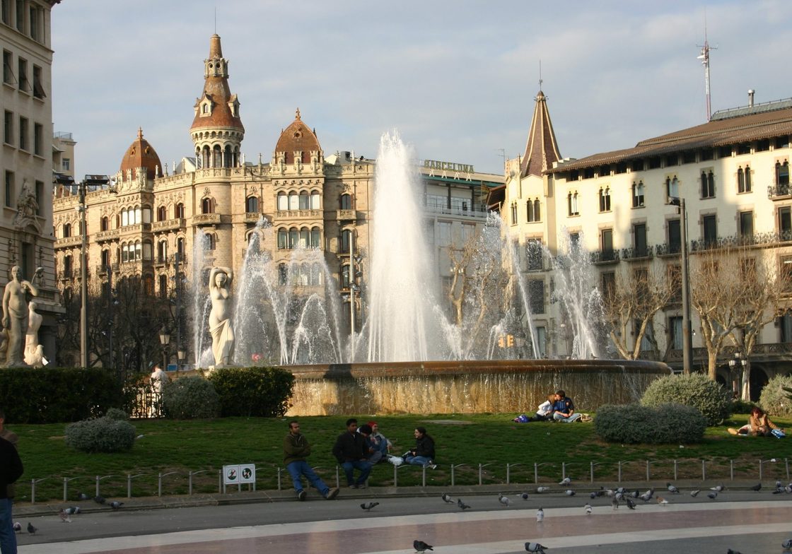 Fountain at Barcelona Plaza.
