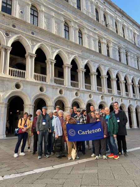 Carleton Alumni Adventure Travelers in Italy