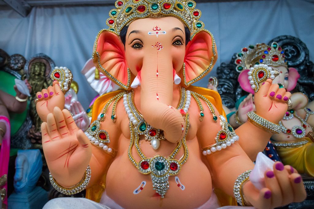 statue in mumbai