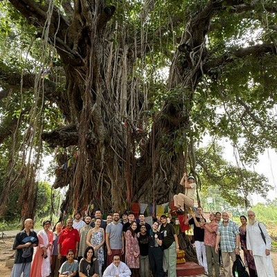 Students in front of large tree, India