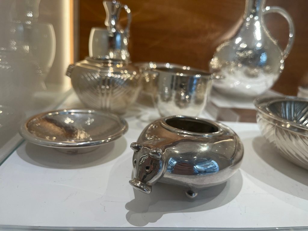 Another round pig bowl found in the gift shop, likely for consumerist purposes.