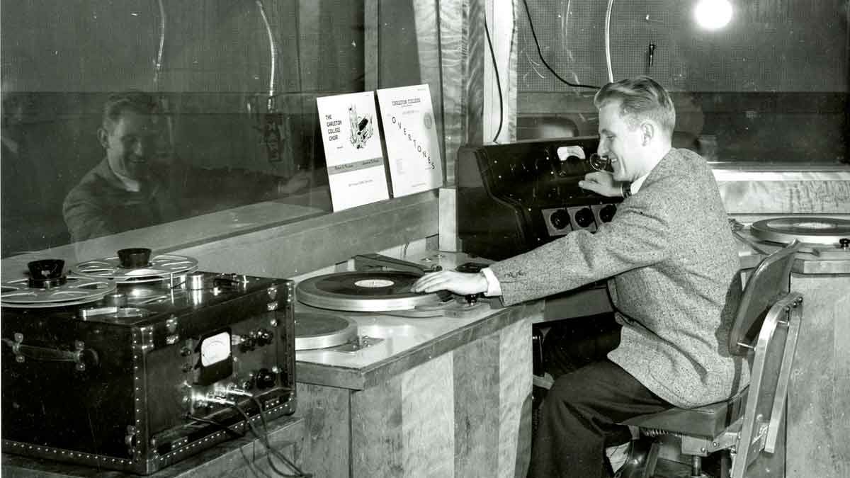 A Brief History of KRLX – Voice – Carleton College