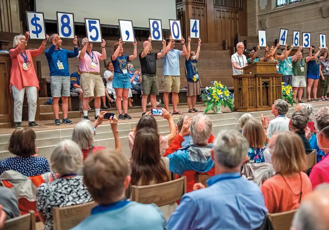 Class gift presentation at the 2022 Milestone Reunion