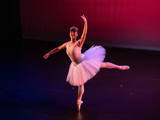 Ballerina on pointe