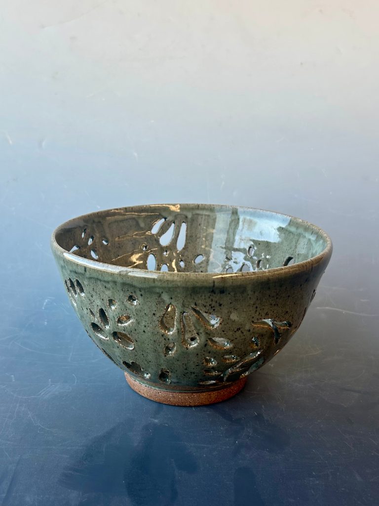 Gas fired ceramic colander